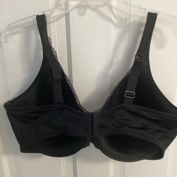 PLAYTEX: black with lace detail bra. style 4513 42DD - Picture 2 of 5